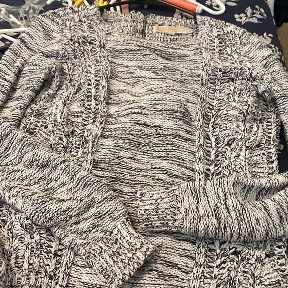 - Michael Kors Black & White Long Sleeve Open Knit Exposed Back Zip sweater - Picture 7 of 10